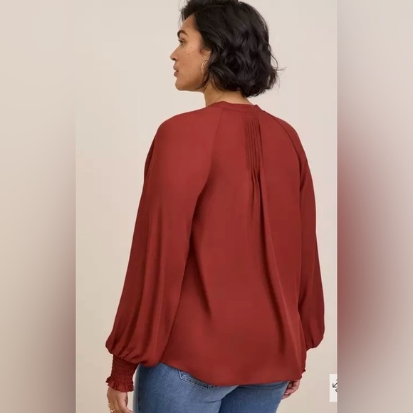 NWT Torrid Georgette Smocked Blouson Sleeve Blouse
Button-Down Blouse Size: 3 - Picture 3 of 17